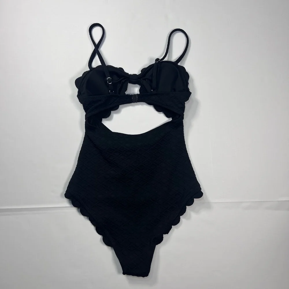 Cupshe One Piece Swimsuit Size Small Black Scalloped Cutout‎ Textured Monokini